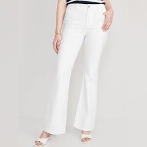 NWOT Old Navy Size 8 WOW High Rise Flare Calla Lily White Stretch 5 Pocket Jeans